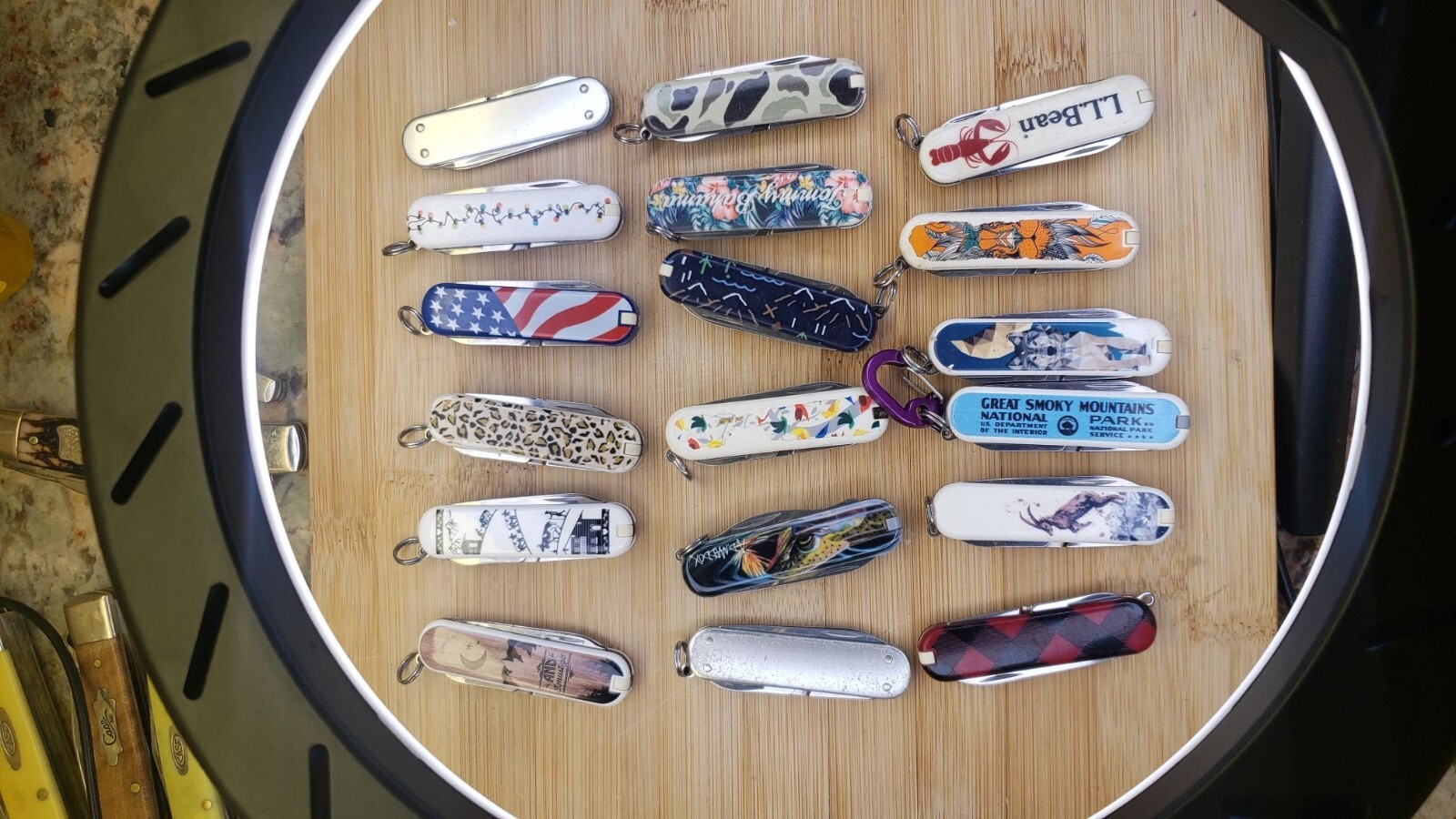 Victorinox Classic SD Mini Swiss Army Pocket Knife Assrtd Colors Pre-Owned 58mm