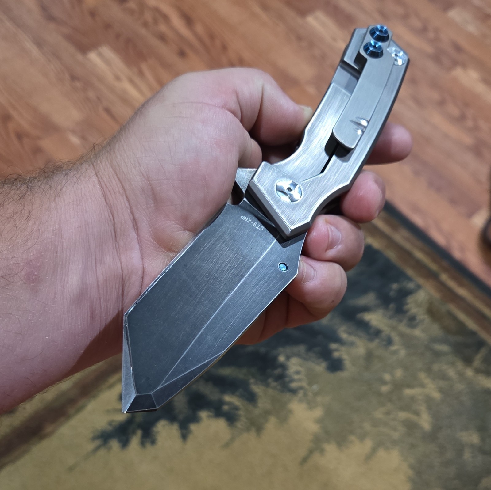 Manual Tanto Pocketknife Titanium Frame Lock Clip Gray Blue Skyke Clone