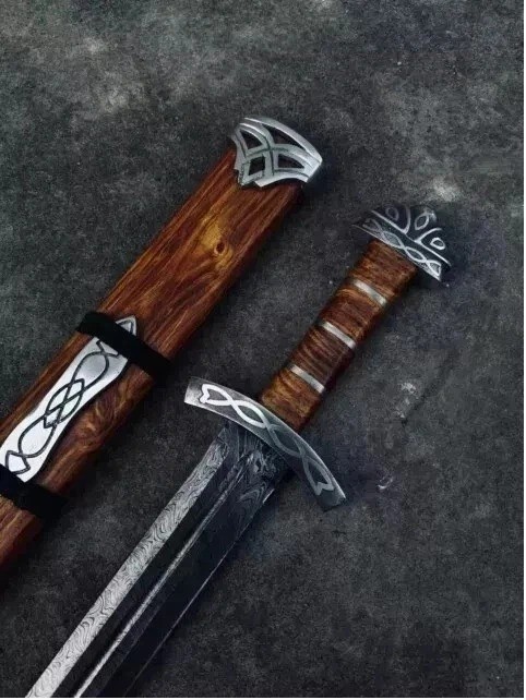 Hand Forged Damascus steel Viking Sword Sharp / Battle Ready Medieval Sword