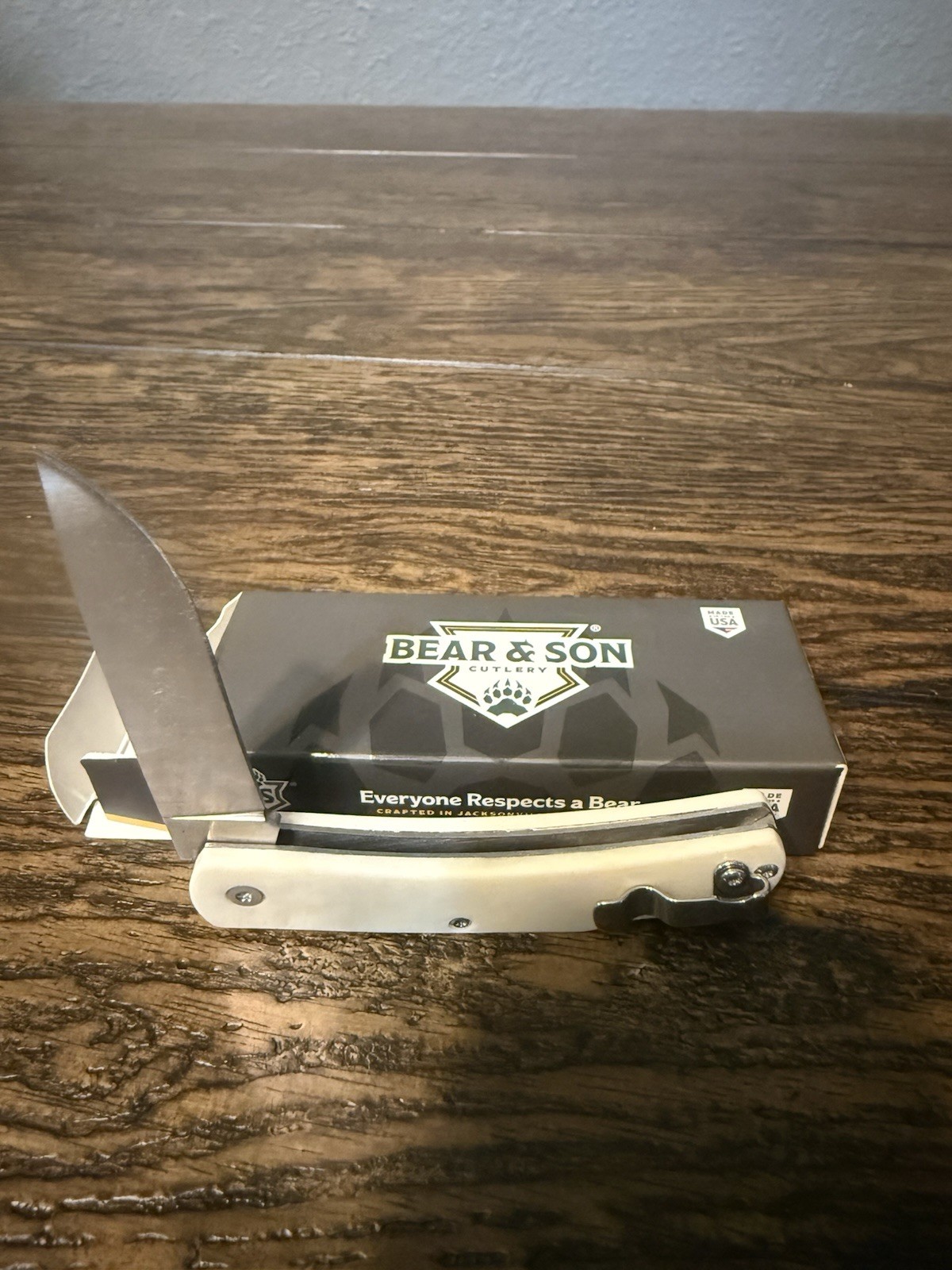 Bear & Son 1-Blade Stainless Clip Point Manual Plain Edge White Bone Knife