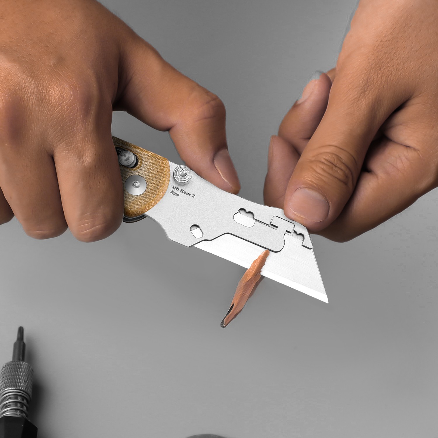 Kizer Uti BEAR 2 Tool Free Utility Folding Pocket Knife Micarta Handle V3619JA7