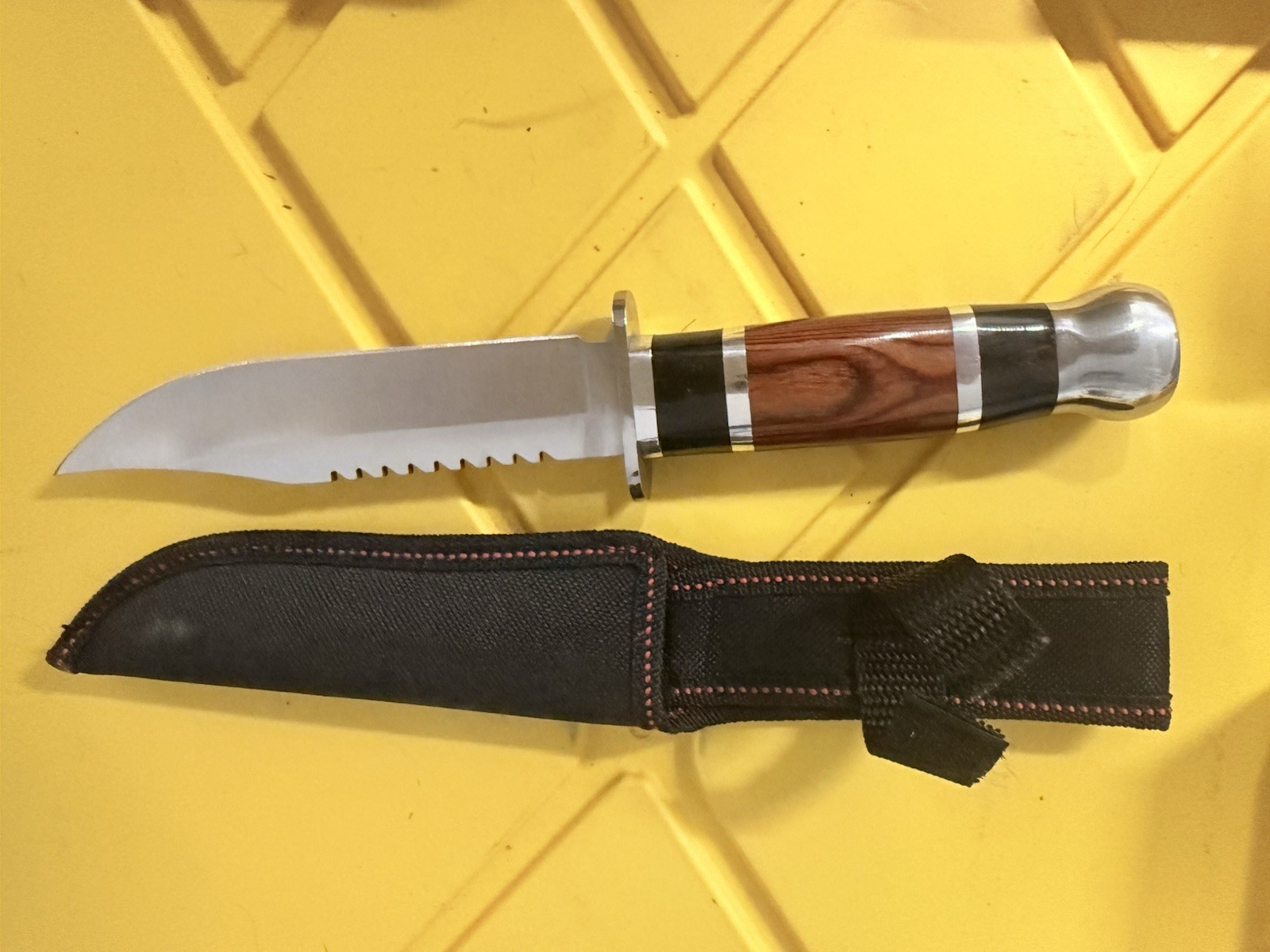 Hunting Fixed Blade Knife Stainless Steel Clip Point Over 5in Wood Handle Sheath