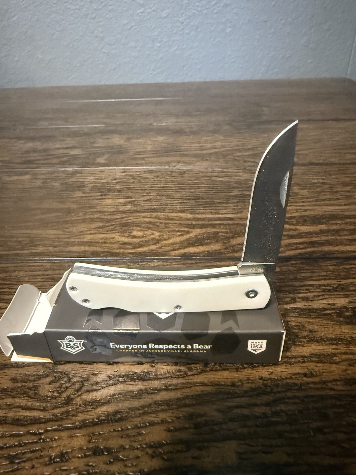 Bear & Son 1-Blade Stainless Clip Point Manual Plain Edge White Bone Knife
