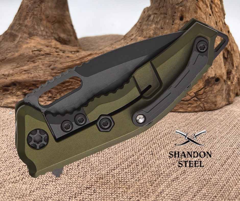 Heretic Knives Medusa Manual Flipper – Tanto Blade / CPM-Magnacut Steel / Green