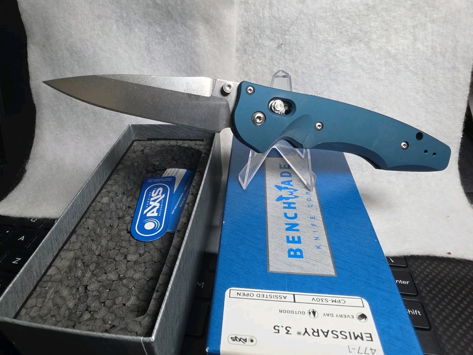 Benchmade Emissary 477-1 Special Blue Handle Edition S30v Folding Knife Rare
