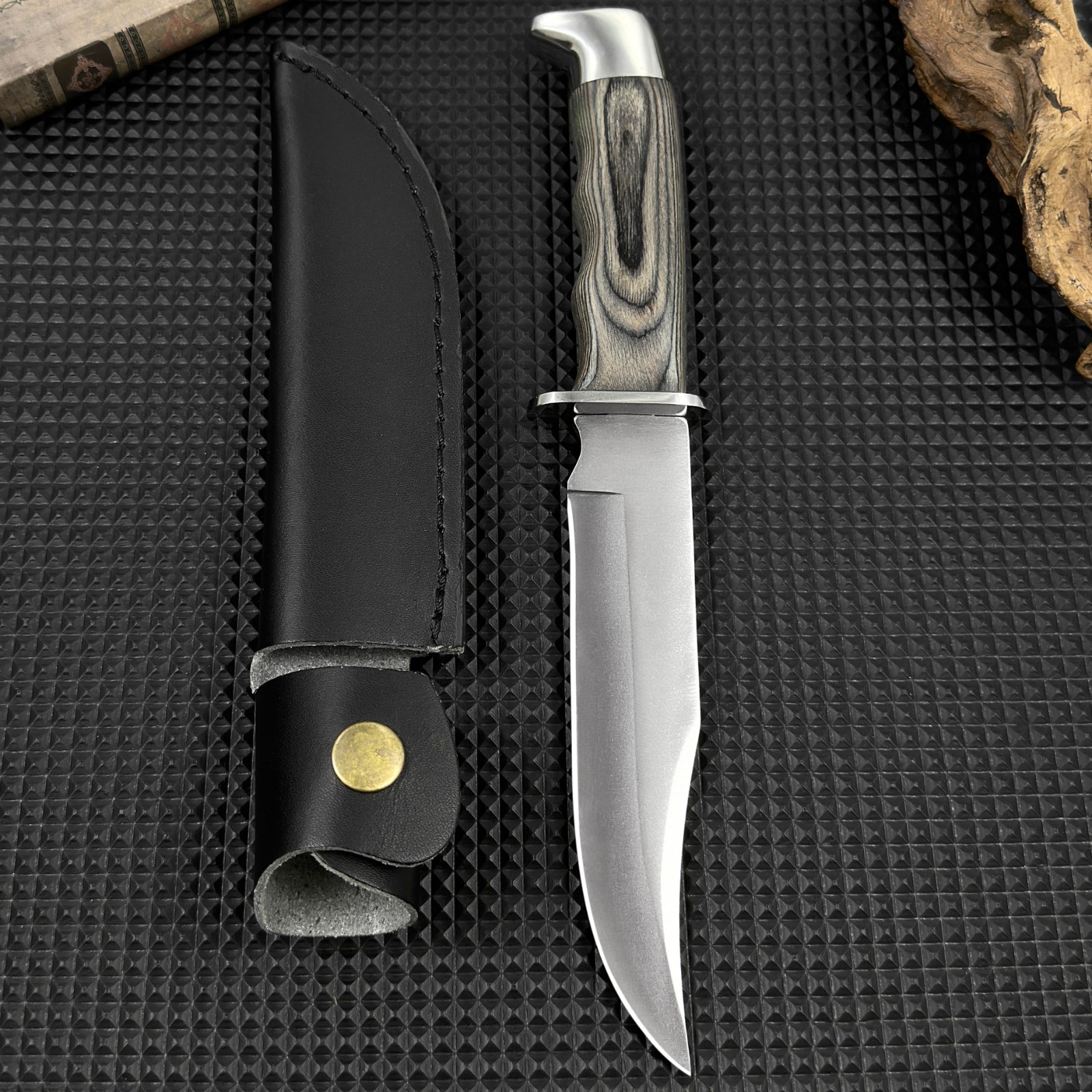 Lightweight Fixed Blade Knife Non-slip Grip Synthetic Leather Sheath