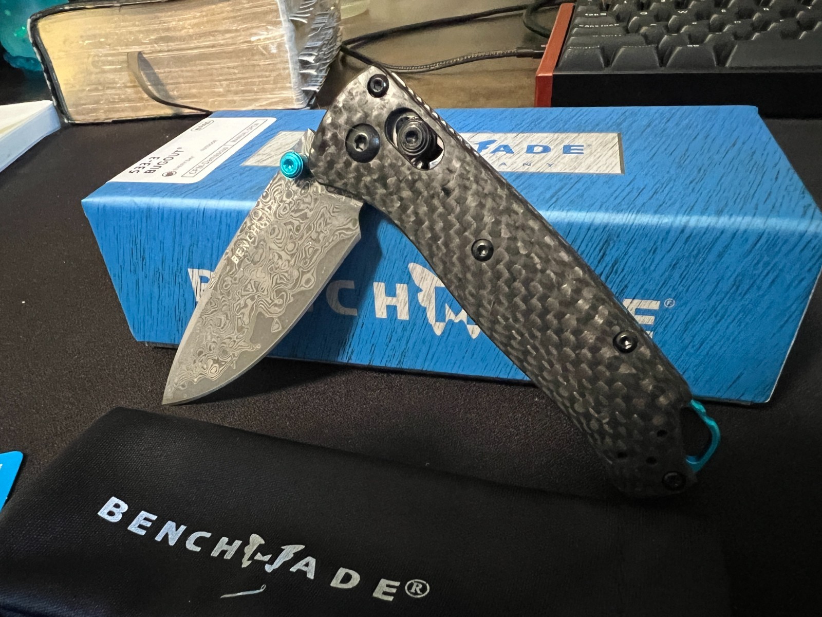 Benchmade Bugout 535 – CARBON AXIS Lock DAMASCUS – NEW