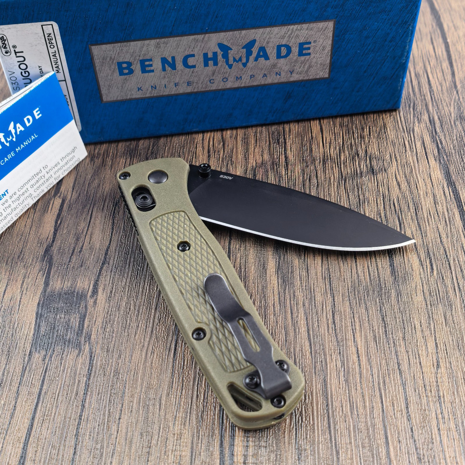 Benchmade-Knives 535 Bugout-Green CF-Elite Handle CPM-S30V-Steel Knives