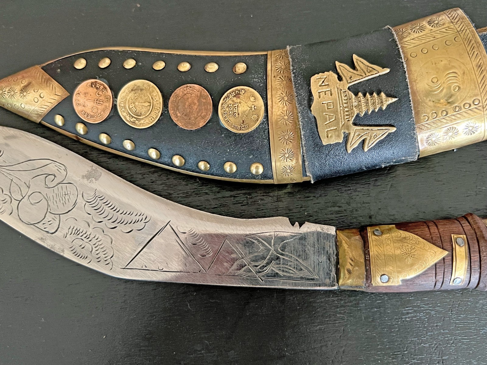 Old Nepalese Gurkha Kukri knife, superb gold-colored ornamentation, Asia, India.