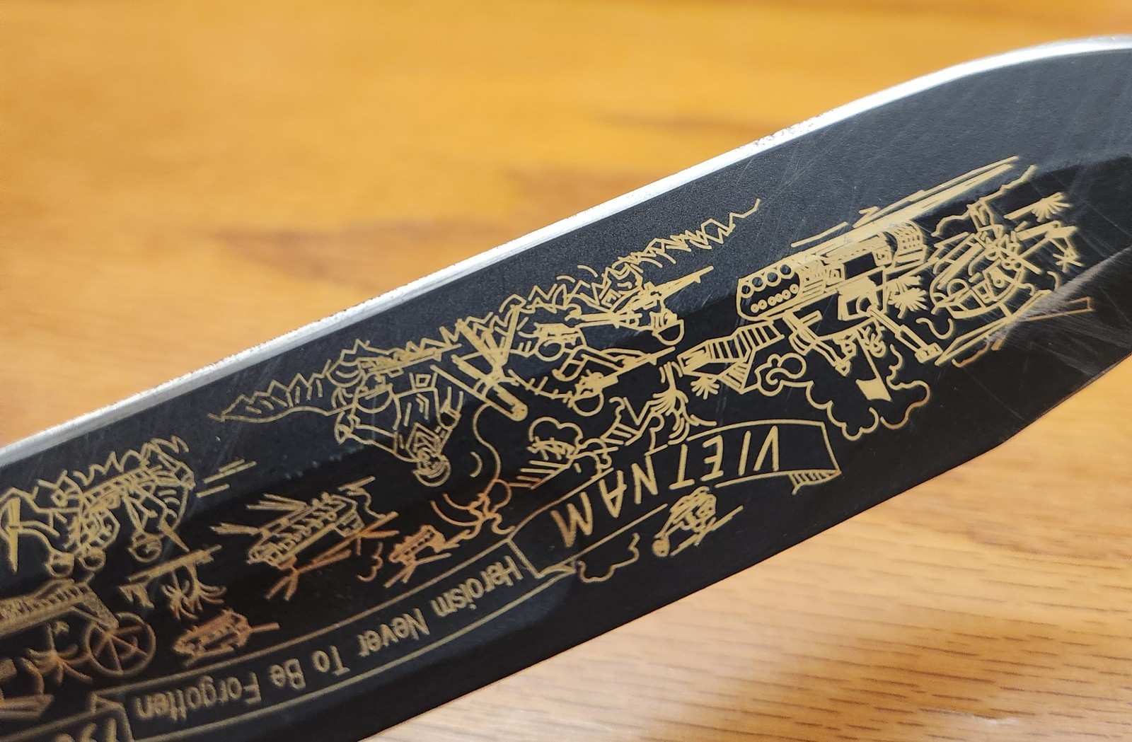 KA-BAR USMC Fighting Knife #1217 Vietnam War Commemorative Edition Box + Sheath