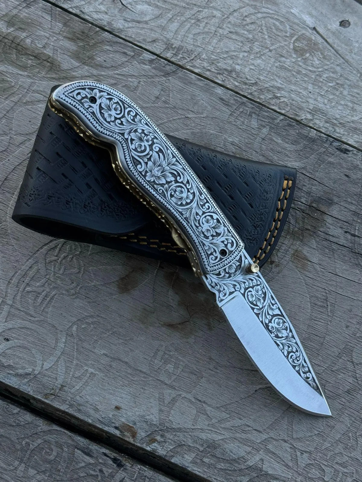 Custom Hand Engraved Steel blade Folding & Pocket Knife With Leather Sheath