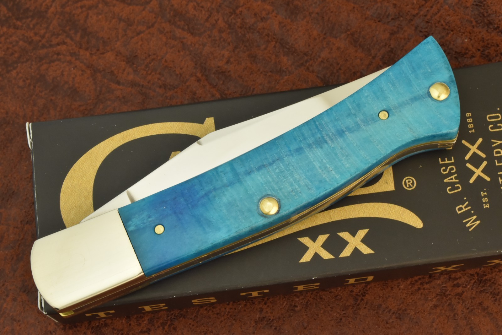CASE XX USA 2026 SAWCUT CARIBBEAN BLUE BONE AXE HANDLE KNIFE TB61135 SS (36511)