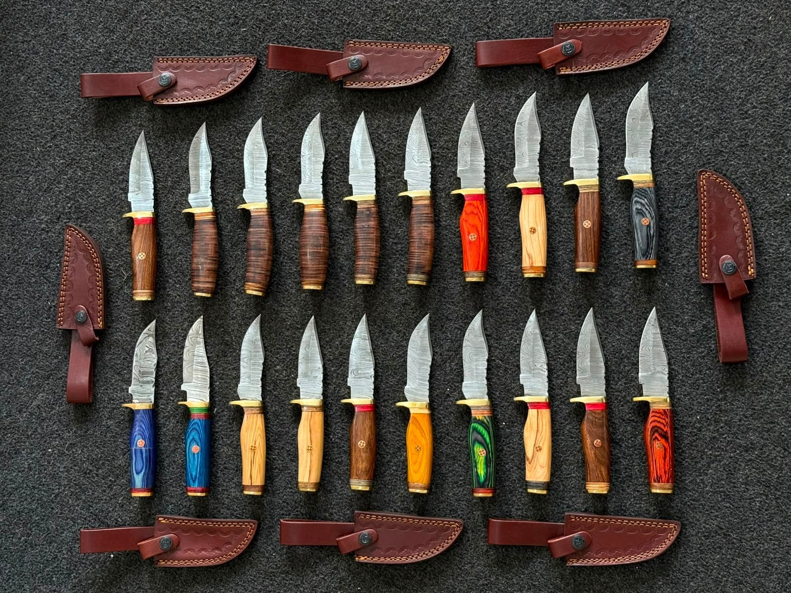 WHOLESALE LOT OF 20 CUSTOM HANDMADE DAMASCUS STEEL 8″ HUTING KNIVES WITH SHEATH