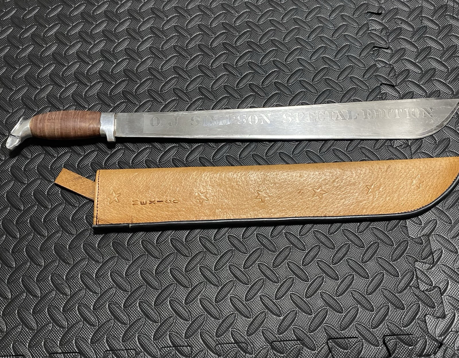 O.J. Simpson Special Edition 22″ Machete 18 Inch Blade Eagle Head w/ MEX Sheath