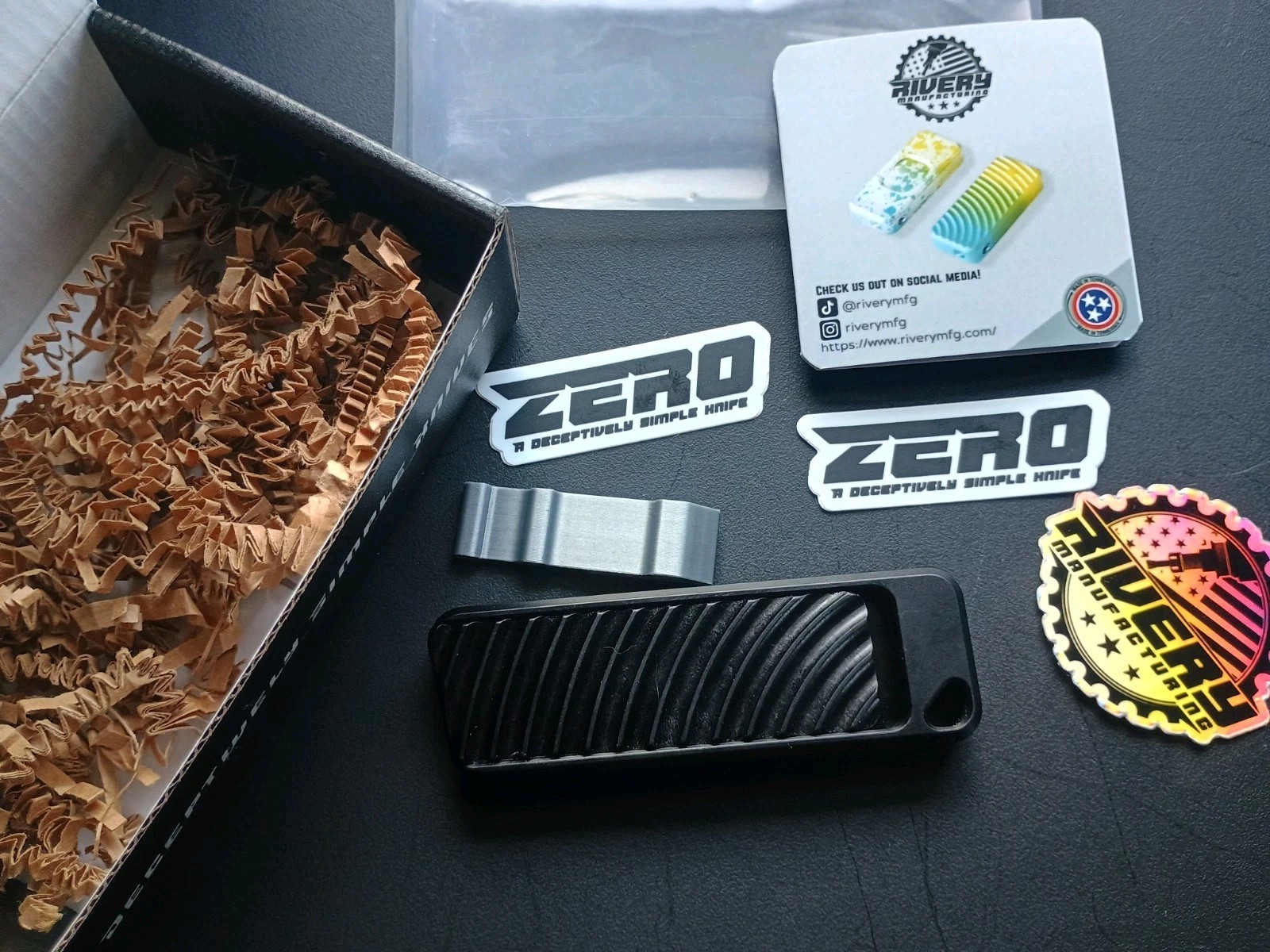 Rivery Zero-G Utility Knife Original Pattern Black Aluminum ZGO-U-6061-BLK