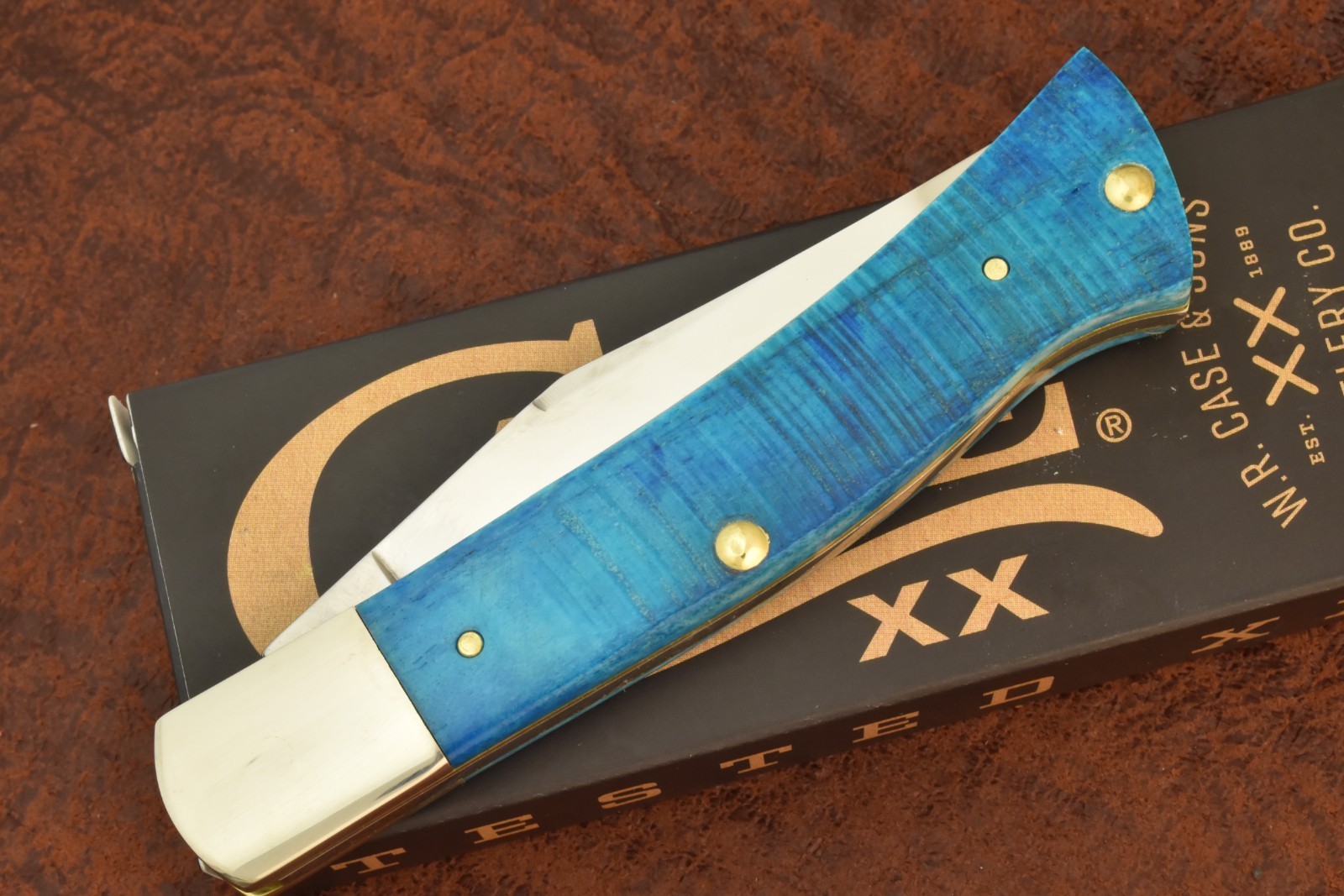 CASE XX USA 2026 SAWCUT CARIBBEAN BLUE BONE AXE HANDLE KNIFE TB61135 SS (36513)
