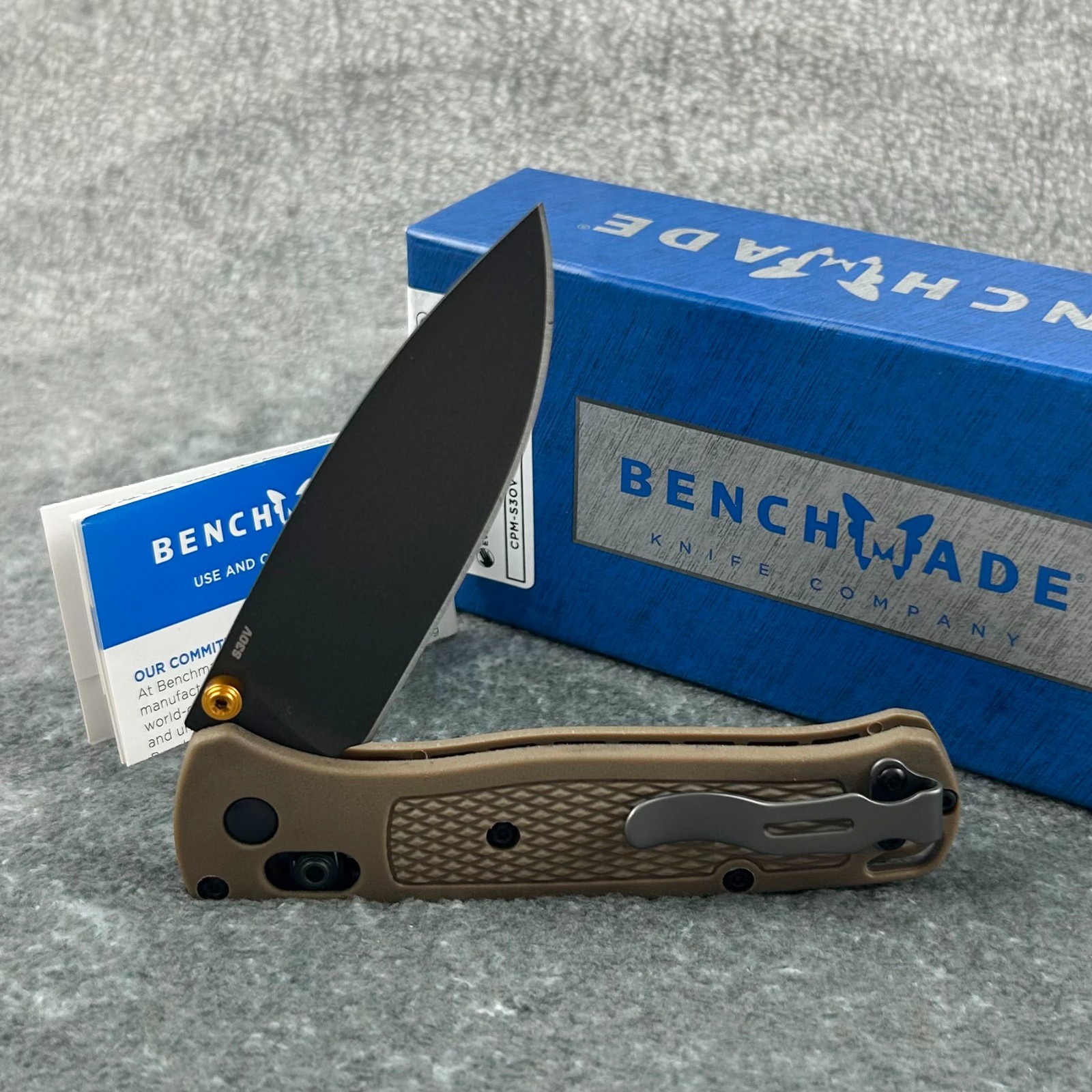 Benchmade 535GRY-1 Bugout AXIS CPM-S30V Folding Knife 3.24″ Gray Handle