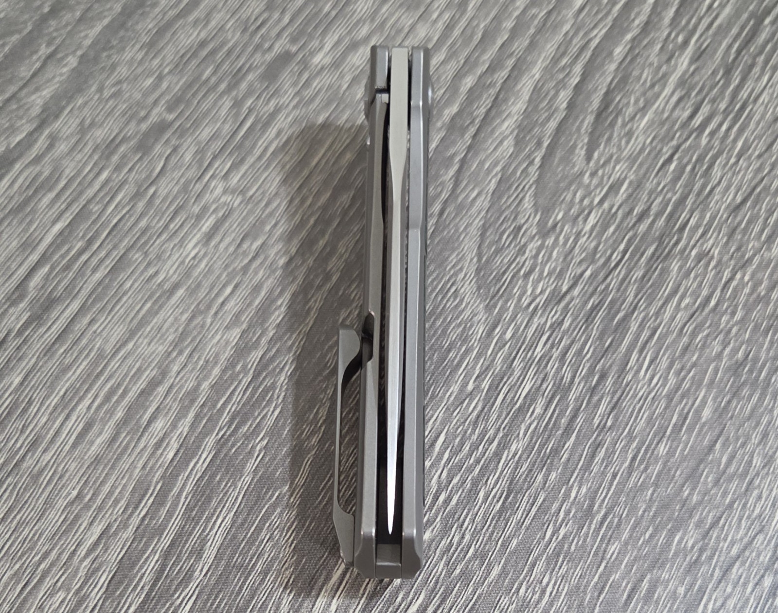 Kansept Gremlin – Gray Titanium – Jungle Carbon Fiber – S35VN – Frame Lock – EUC