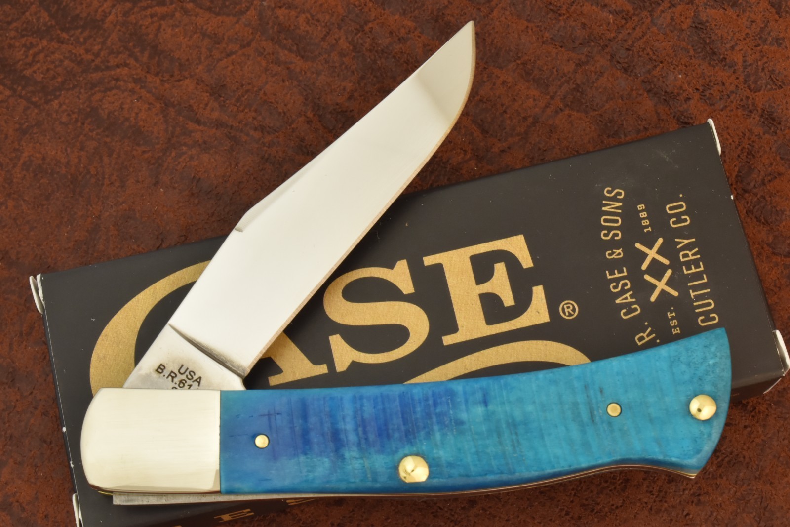 CASE XX USA 2026 SAWCUT CARIBBEAN BLUE BONE AXE HANDLE KNIFE TB61135 SS (36512)
