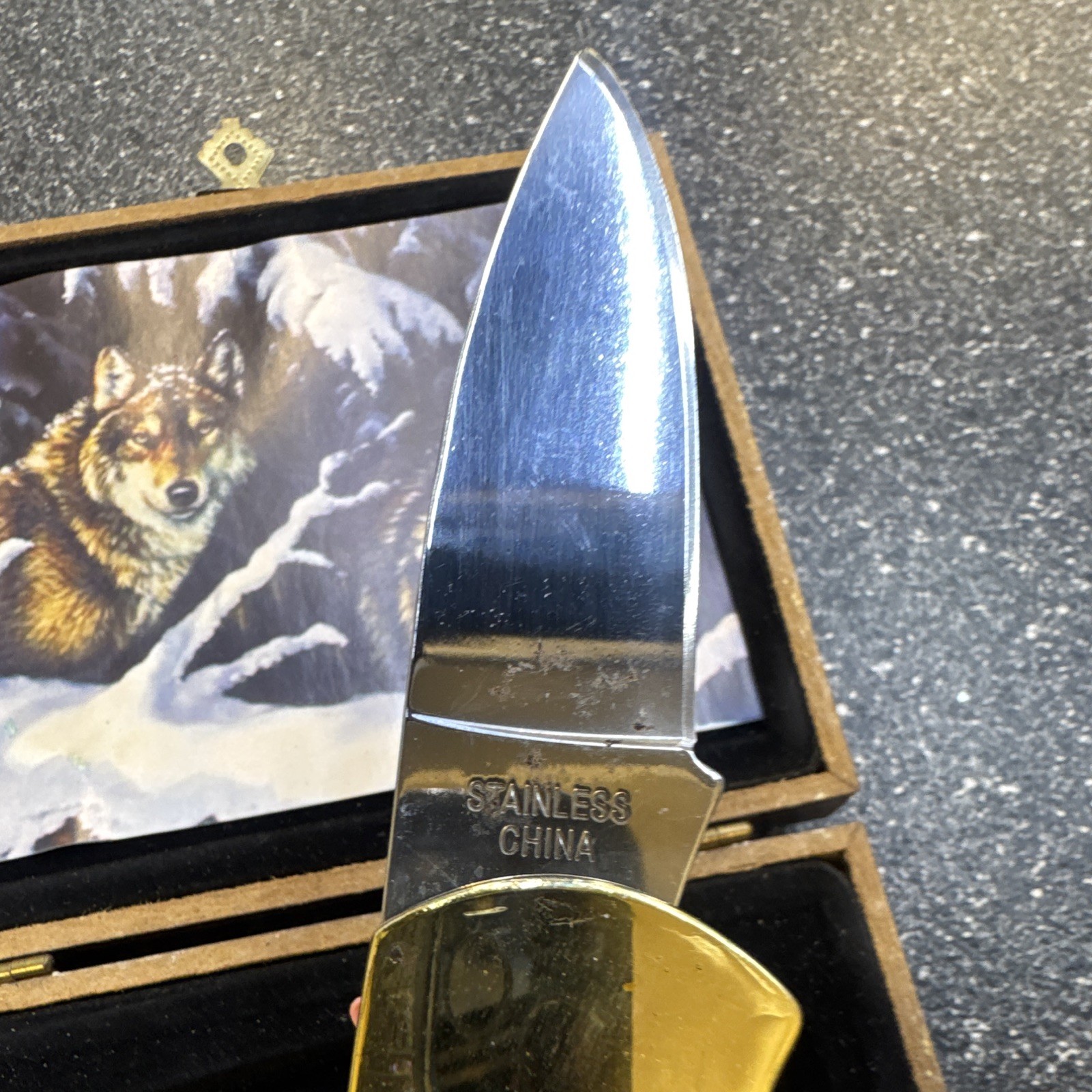 Lockback Stainless Steel Wolf Handle Folding Pocketknife, Manual, Under 2.75in