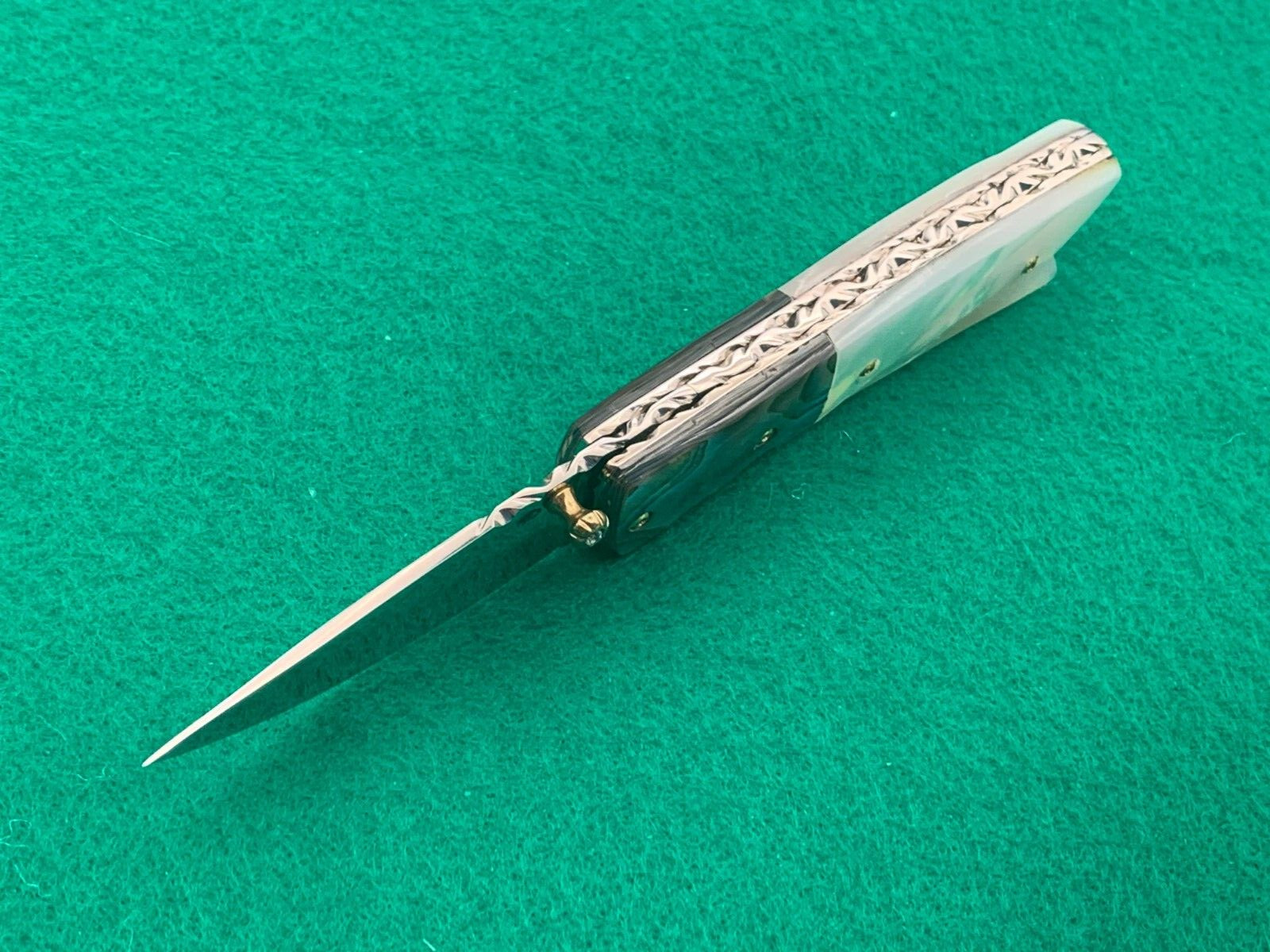 CUSTOM TAWEESAK KNIFE MOTHER OF PEARL / NONE BETTER MUSEUM QUALITY w/ CASE