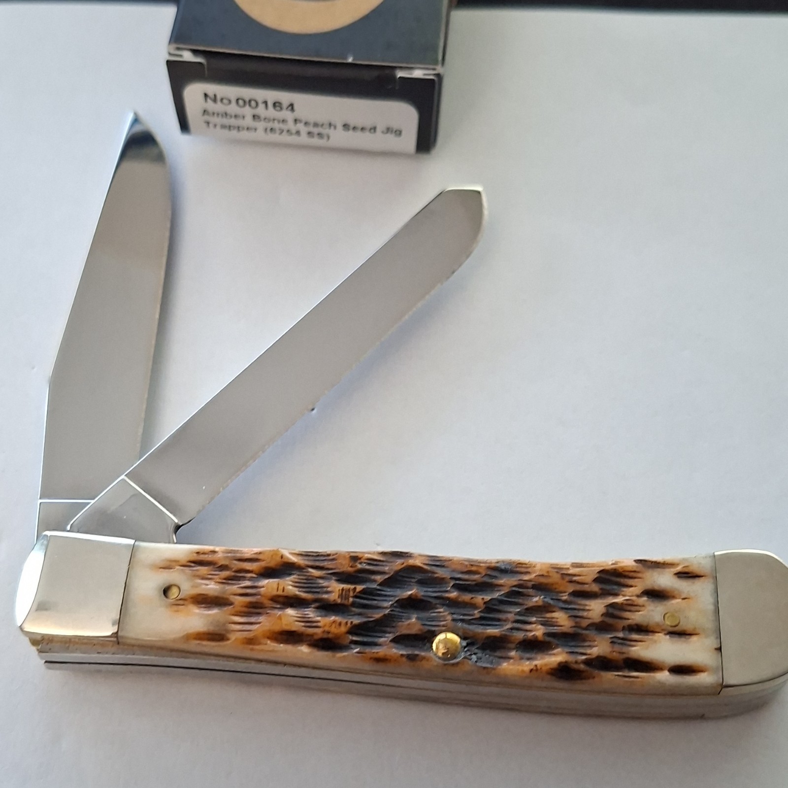 Case XX 6254 SS Trapper Amber Bone 2-Blade Slipjoint Under 2.75in