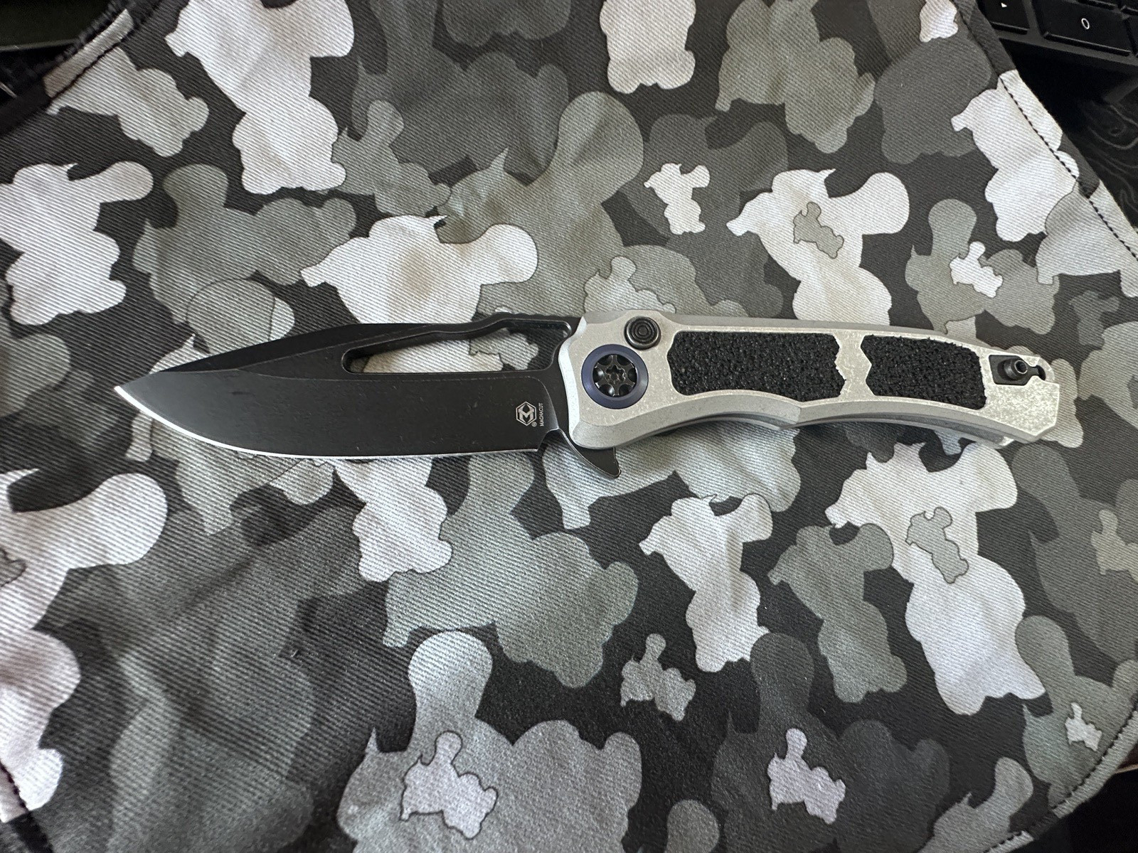 Heretic Knives Wraith V4 Manual Blizzardworn Clip Point Folding Knife Aluminum