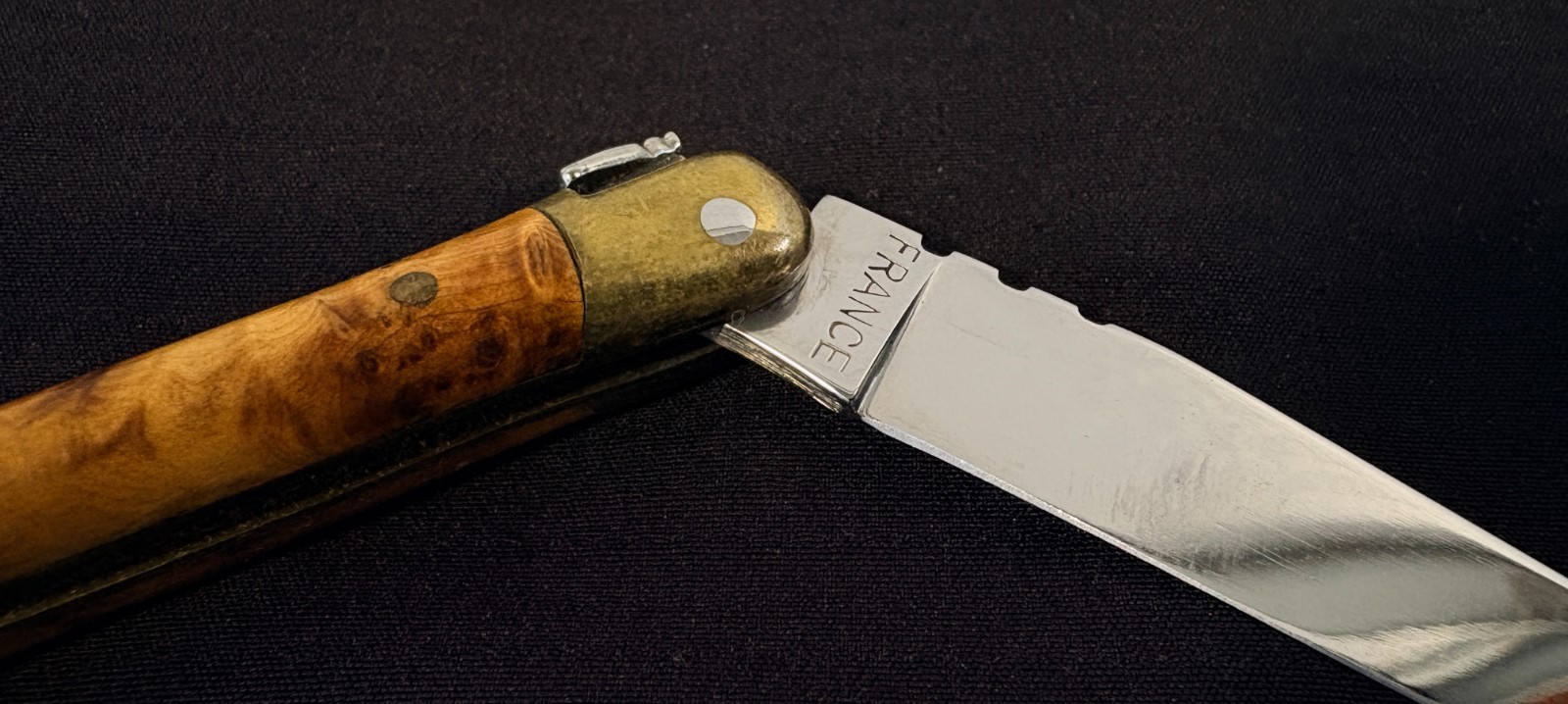 Laguiole en Aubrac Folding Knife Juniper Burl Wood 12C27 Sandvik Steel France