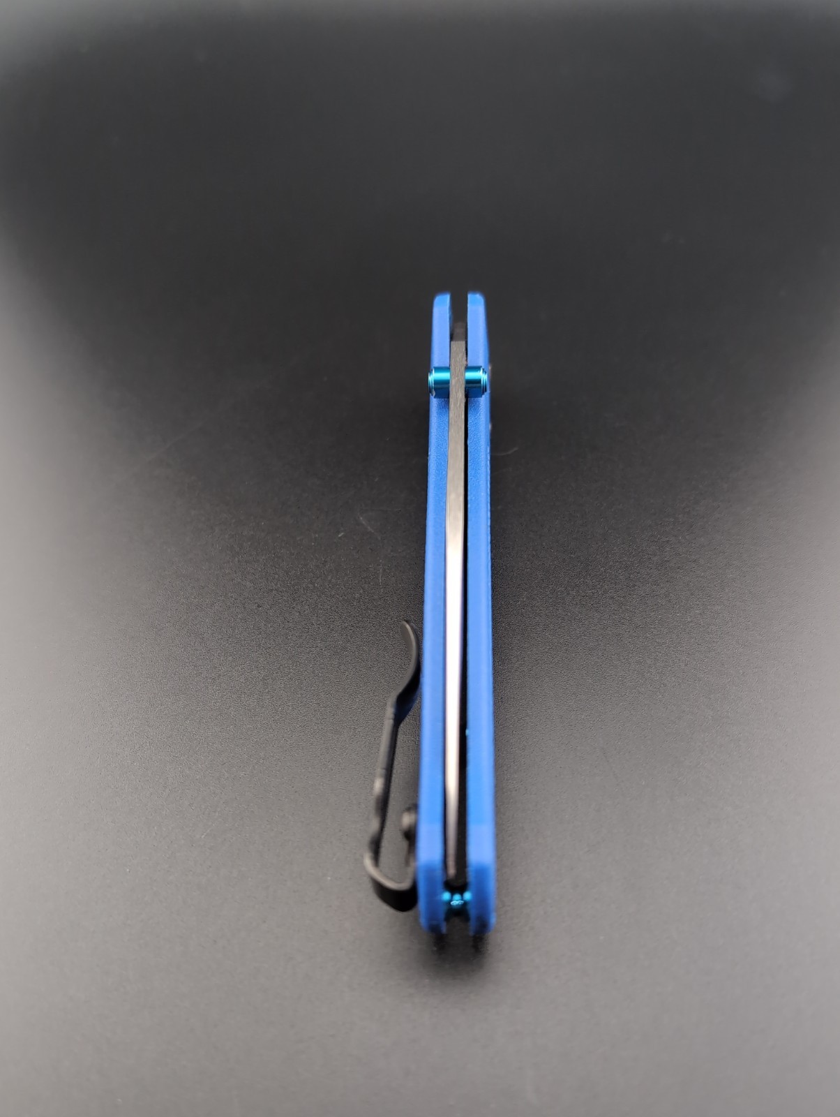 Benchmade – 535 Bugout – Blue Grivory Handles S30V Plain Satin Blade – BS-155