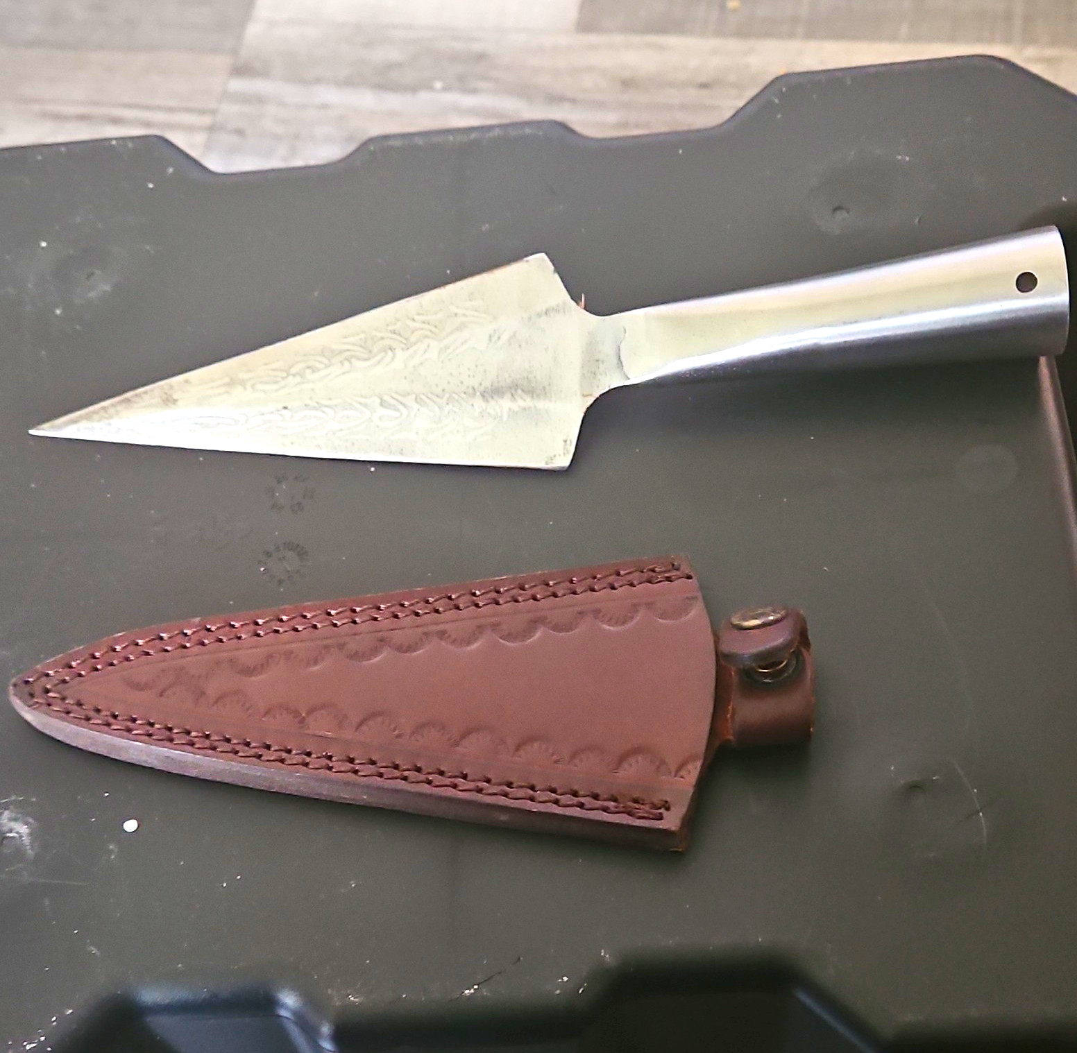 Fixed Blade Hunting Knife, Gray Spear Point Plain Edge, Metal, Full Tang, Sheath