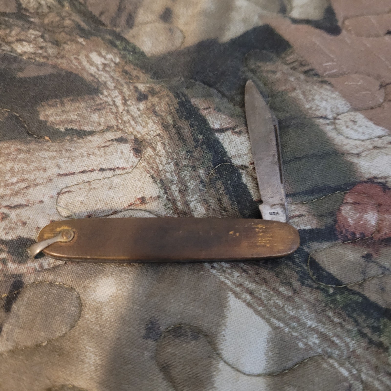 Vintage Thin Pocket Knife Made In USA Single Blade Money Clip On Back