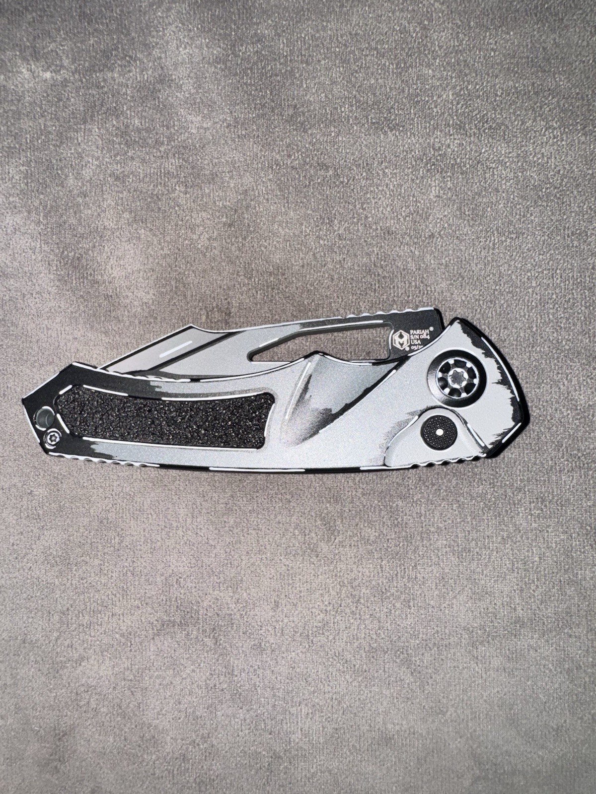 Heretic Knives Pariah Manual Button Lock Knife Gray Cel-Shade