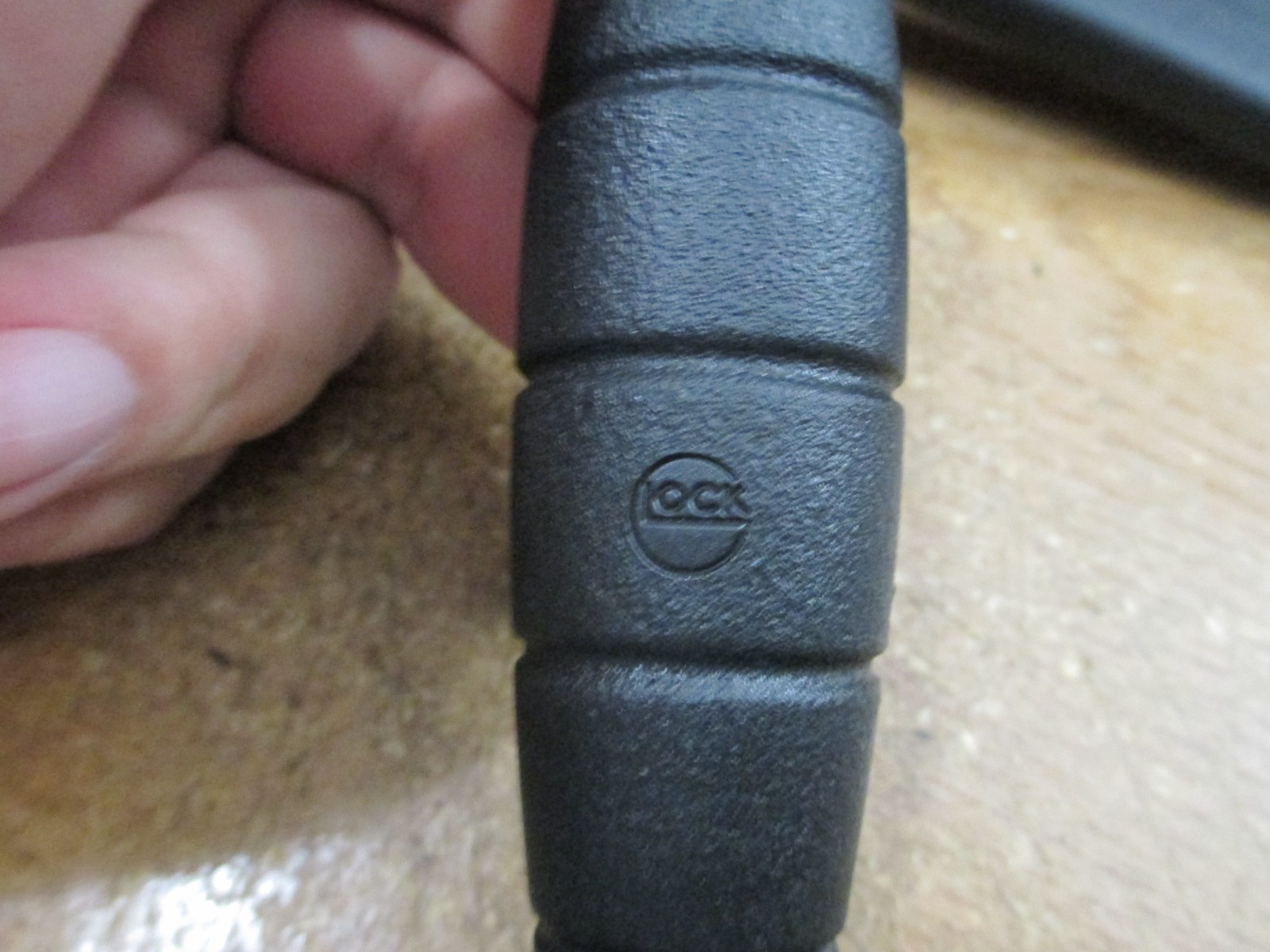 Vintage GLOCK 81 MADE IN AUSTRIA FIGHTING COMBAT FIELD KNIFE ROUND LOGO Gen 1