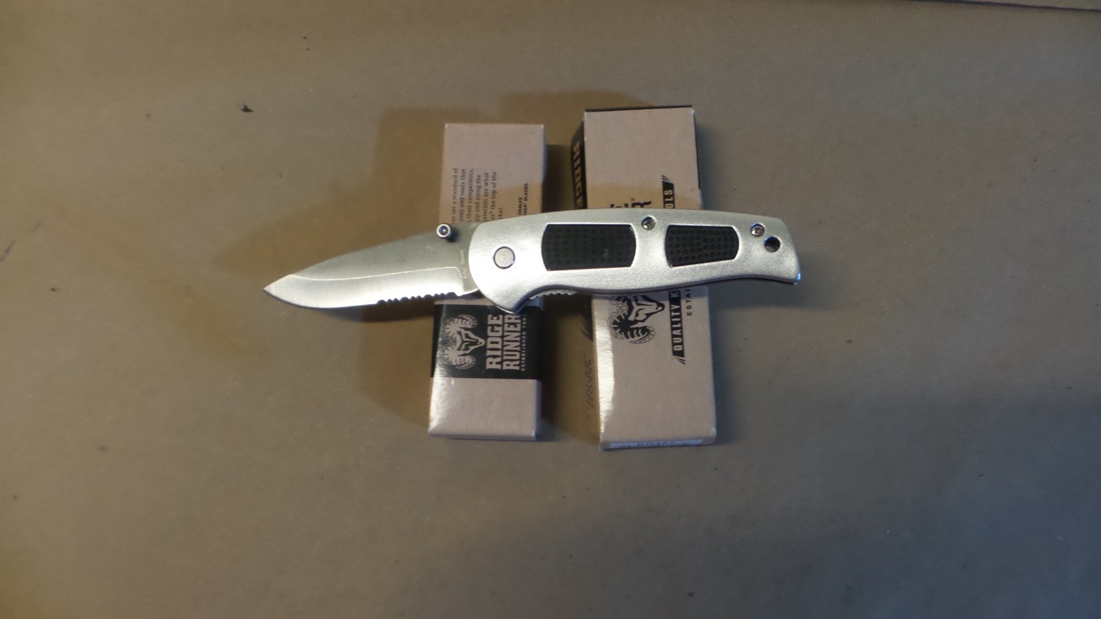 CRKT, Boker Magnum, Tiger Sharp and other pocket knives