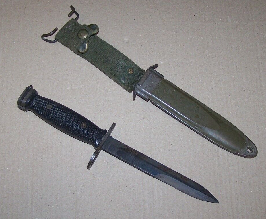 Vintage Knife/Bayonet M7 USA w/ Scabbard M8A1 Genuine Military Issue Tactical