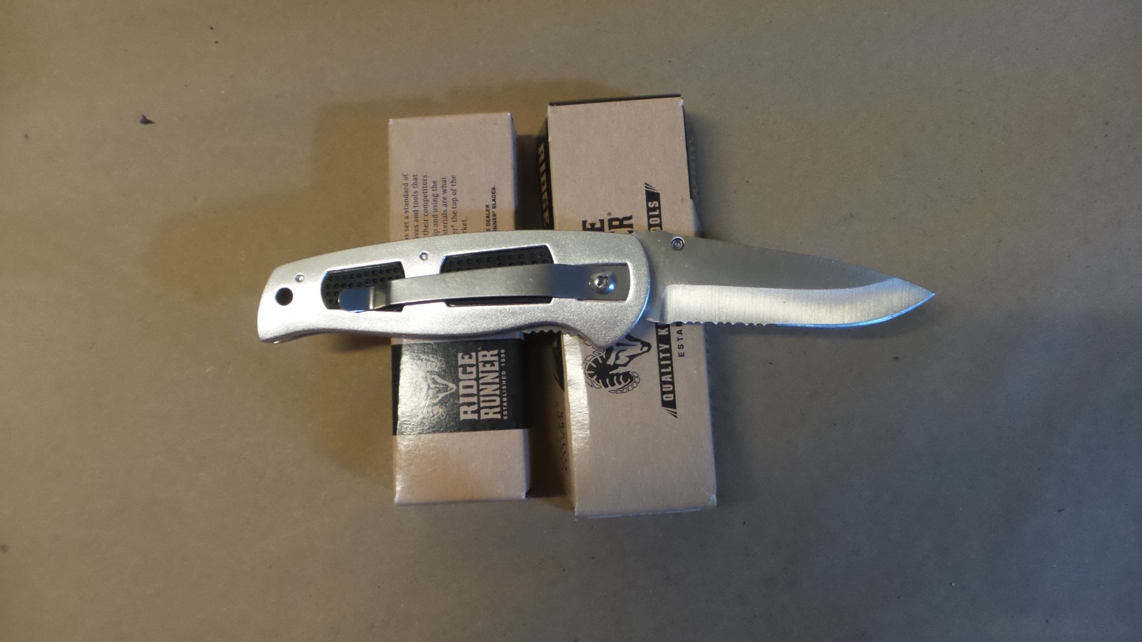 CRKT, Boker Magnum, Tiger Sharp and other pocket knives
