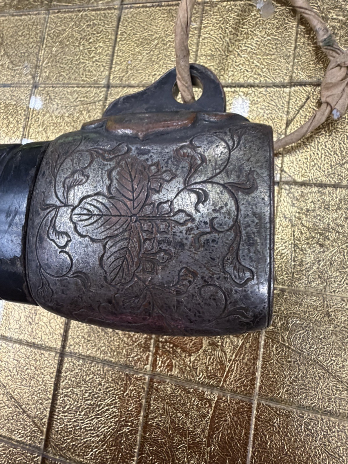 RARE Japanese tanto short sword with black-lacquered ribbed wood hilt