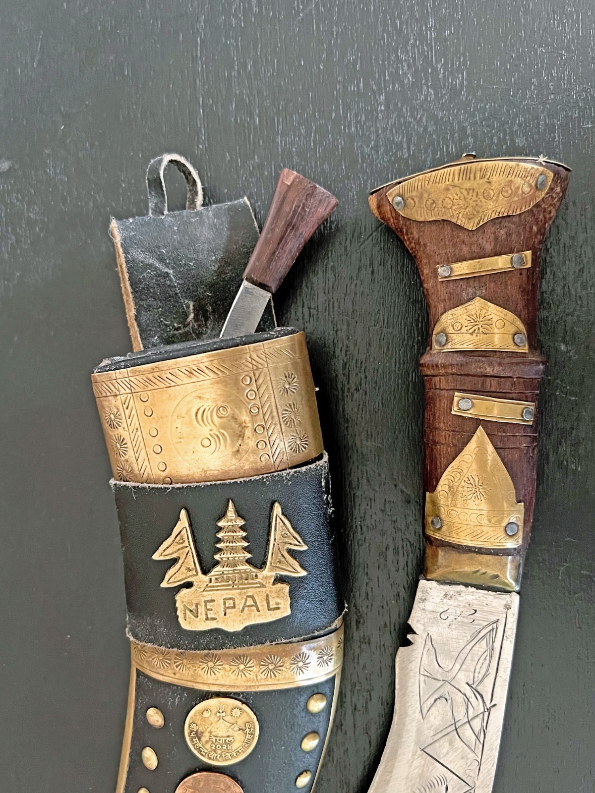 Old Nepalese Gurkha Kukri knife, superb gold-colored ornamentation, Asia, India.