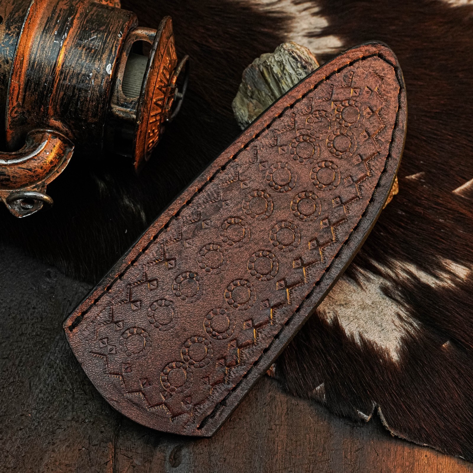 8.8″ Clip Point Knife Damascus Steel Hunting EDC Full Tang Blade Resin Handle