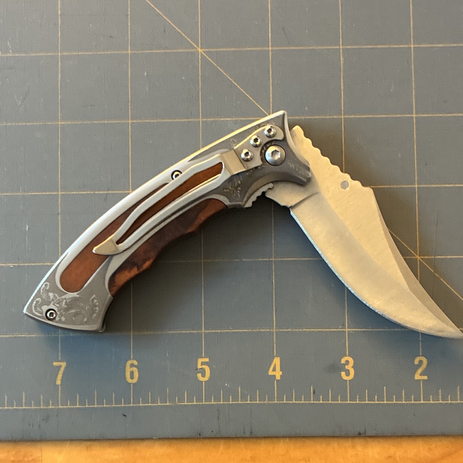 Browning Blade Manual Folding Pocketknife Hawkbill Plain SS, Liner Lock/Clip