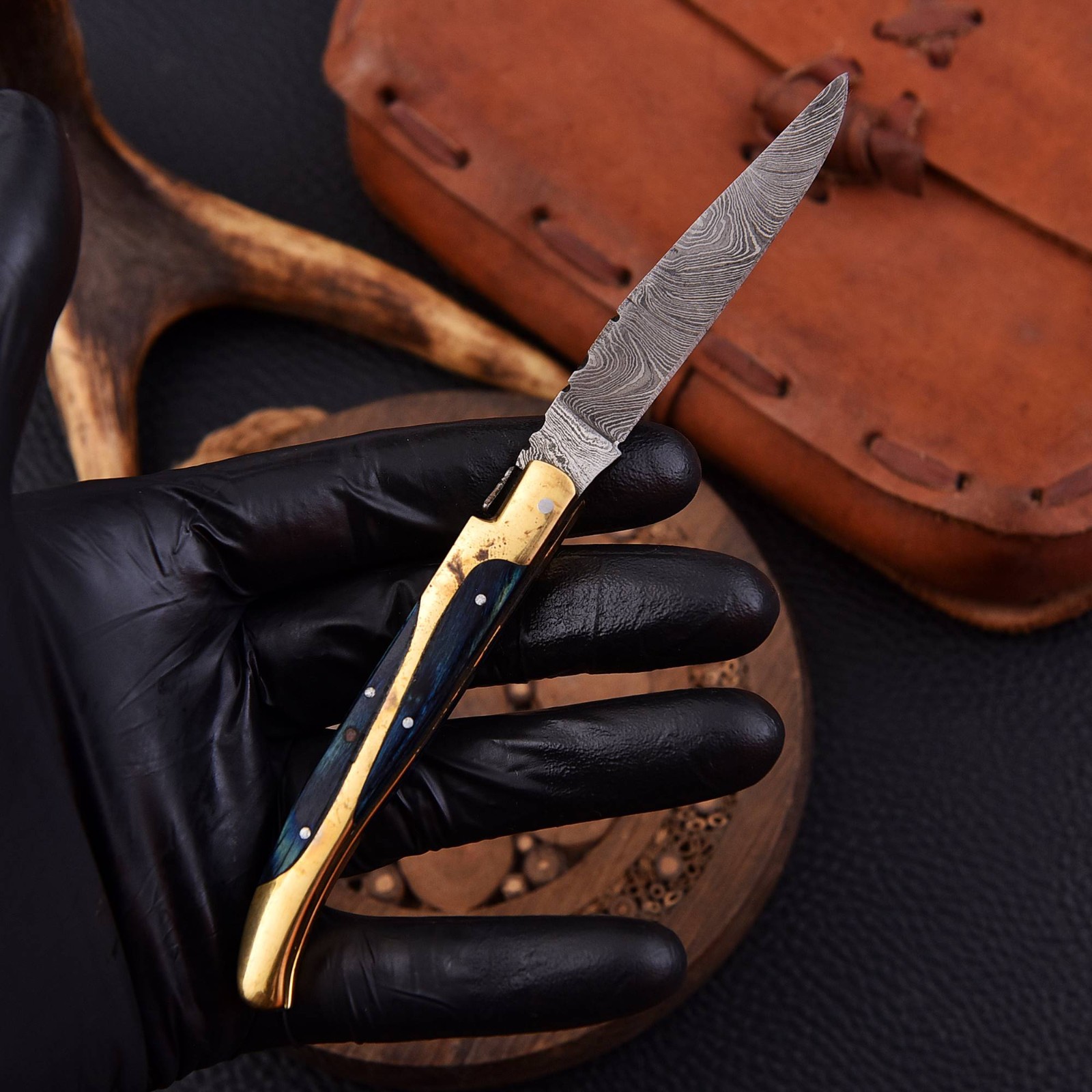 Handmade Folding Pocket Knife Hand Forged Damascuss Steel Blade Hunting Survival