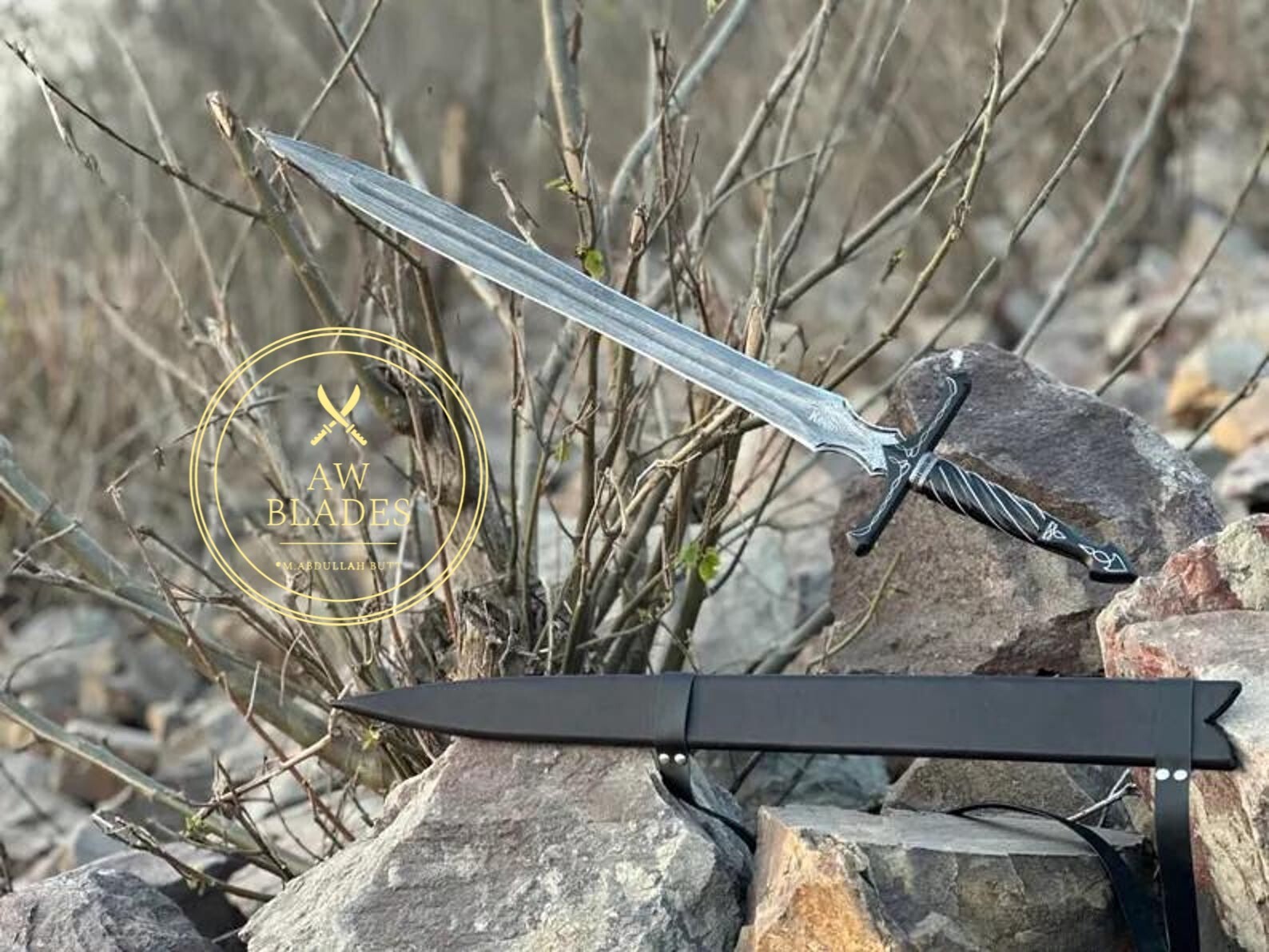 Hand Forged Damascus Steel Collectible Sword Sharp / Medieval with Scabbard
