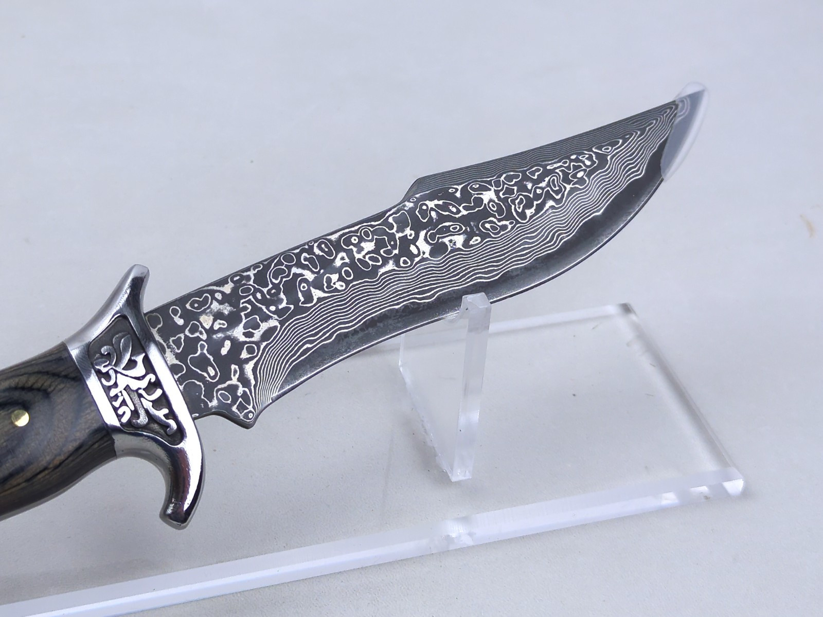5.5-inch Hunting Knife w/ STAINLESS Laser-Etched DAMASCUS Blade & LEATHER Sheath