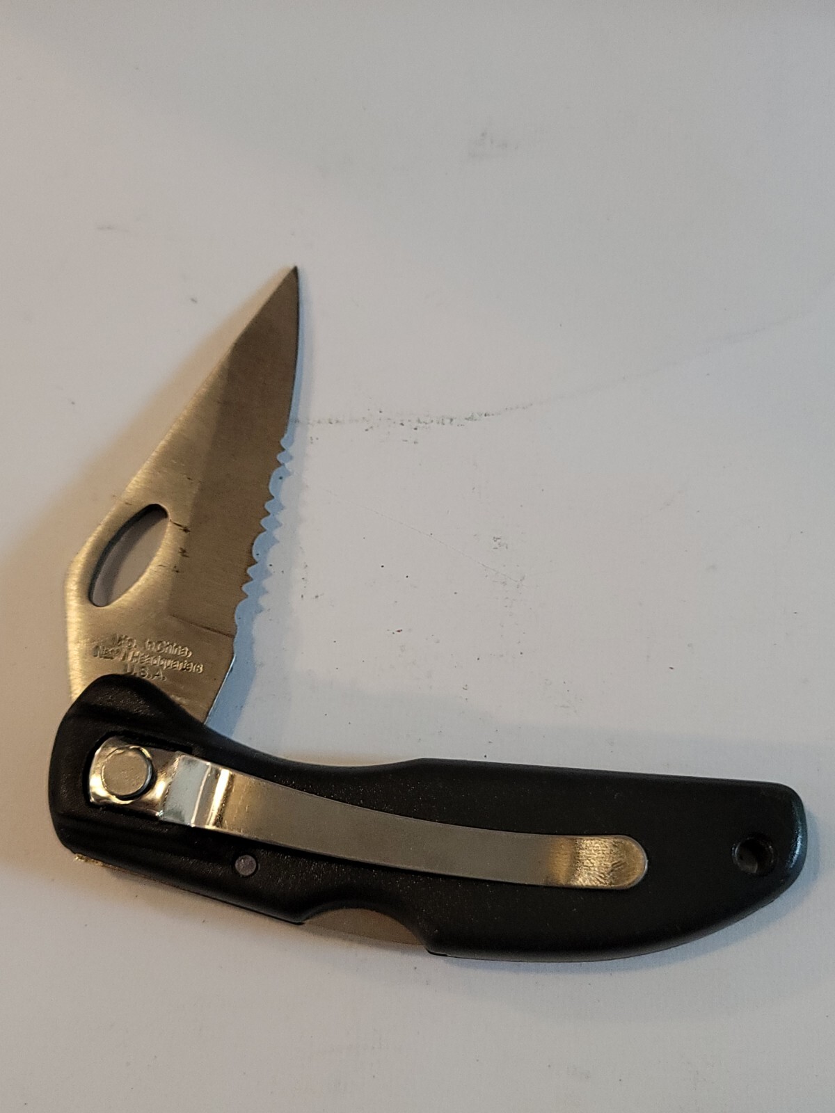 Maxam Falcon Lockback Serrated Pocket Knife Black Stainless Steel 2.75in Blade
