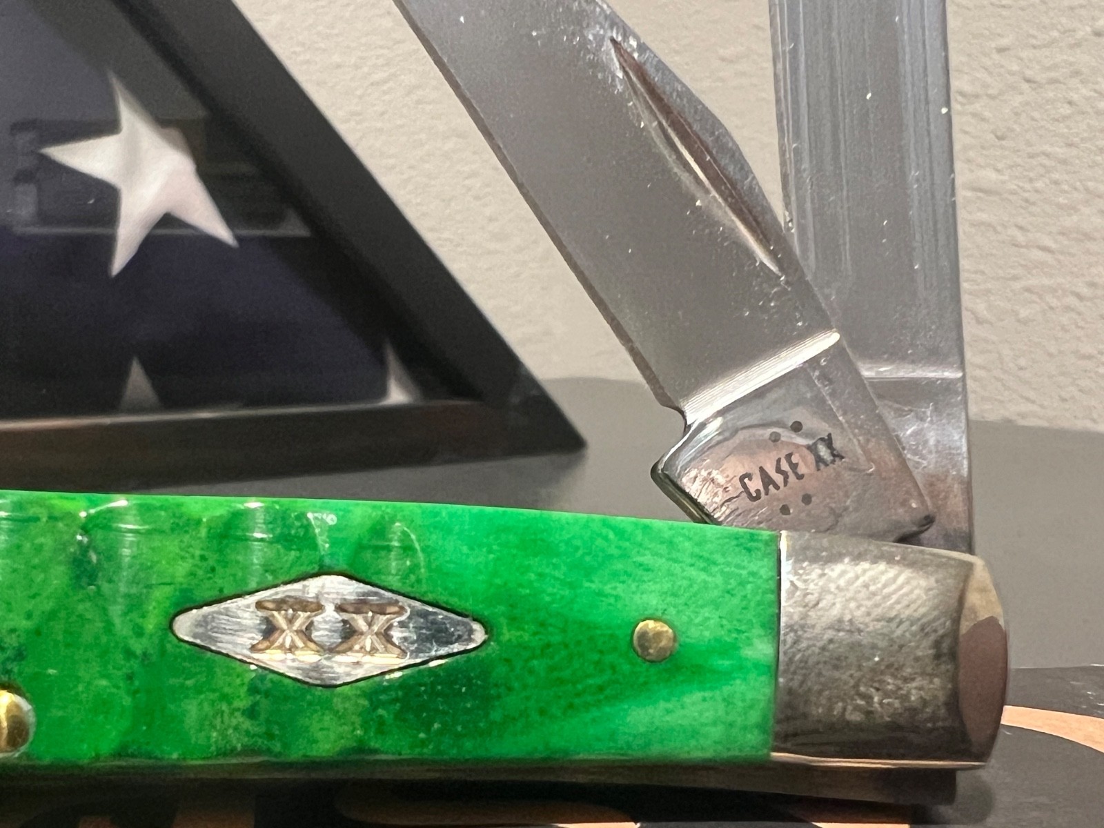 Case XX USA Gator Jig Bright Green Bone Trapper Pocket Knife