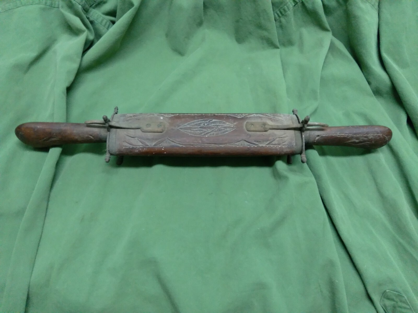 Vintage Etched Wooden And Brass Scabbard Stand – Carving Knife And Fork