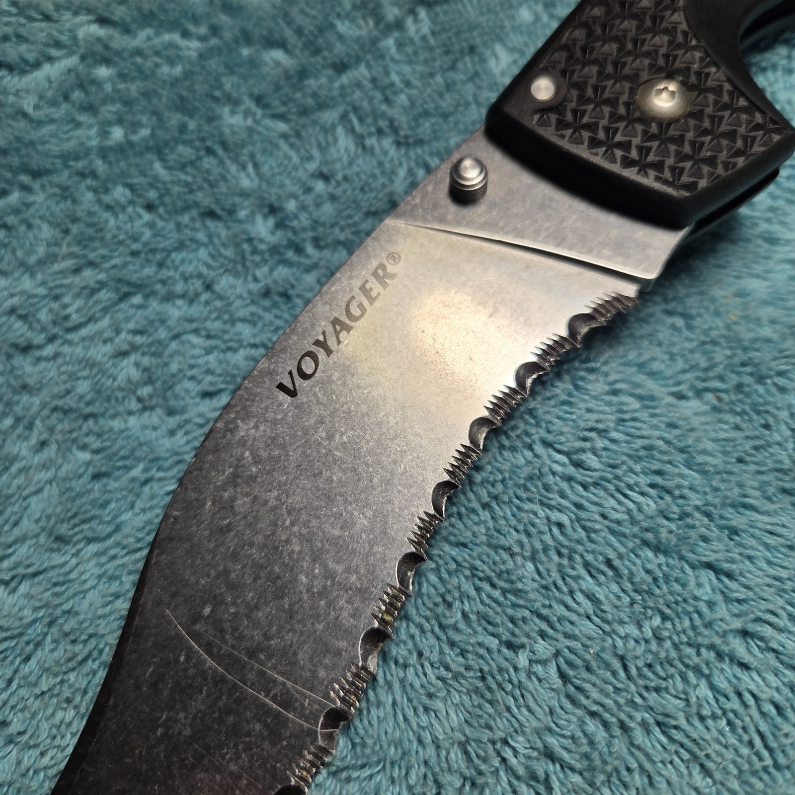 Cold Steel XL Voyager Folding Knife 5.5″ AUS-10A Steel Blade Griv-Ex Handle