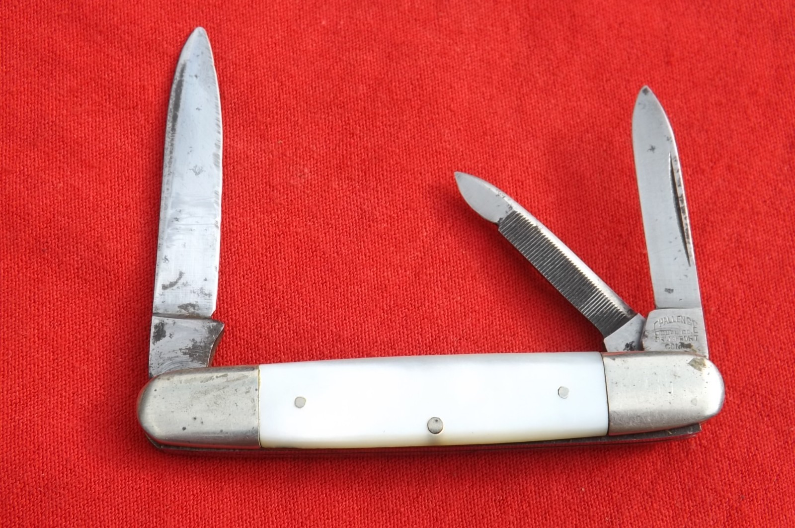 Vintage Challenge Cut Co Bridgeport Conn 3 Blade Mother Of Pearl Knife WHITTLER