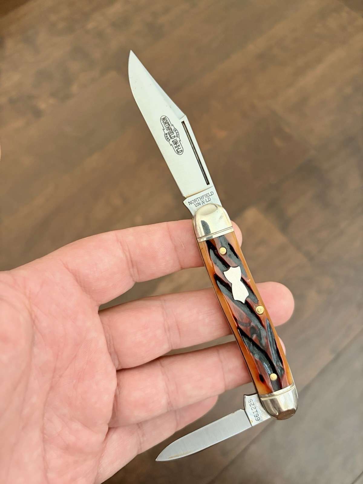 Great Eastern Cutlery 66 Amber Worm Groove India Bone Satin GEC 661225 Knife