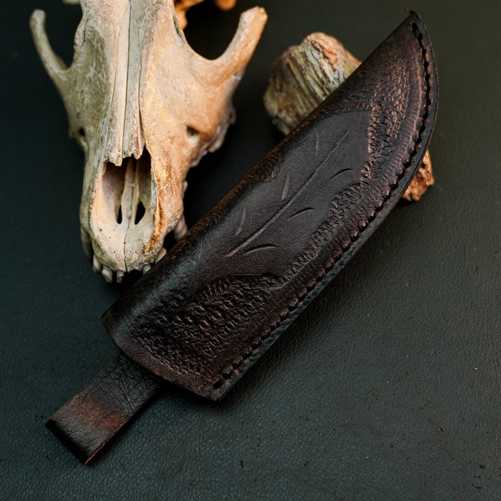 8.7″ Hunting EDC Stainless Knife Handmade Full Tang Resin Handle + Sheath